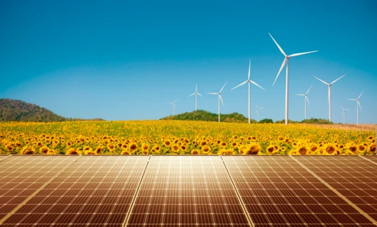Magazyn energii dla gminy – jak zapewnić bezpieczeństwo i samowystarczalność energetyczną JST?